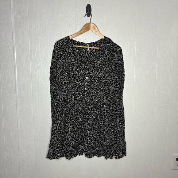 Free People One fine day black ditsy print mini tunic dress size medium - Picture 2 of 13